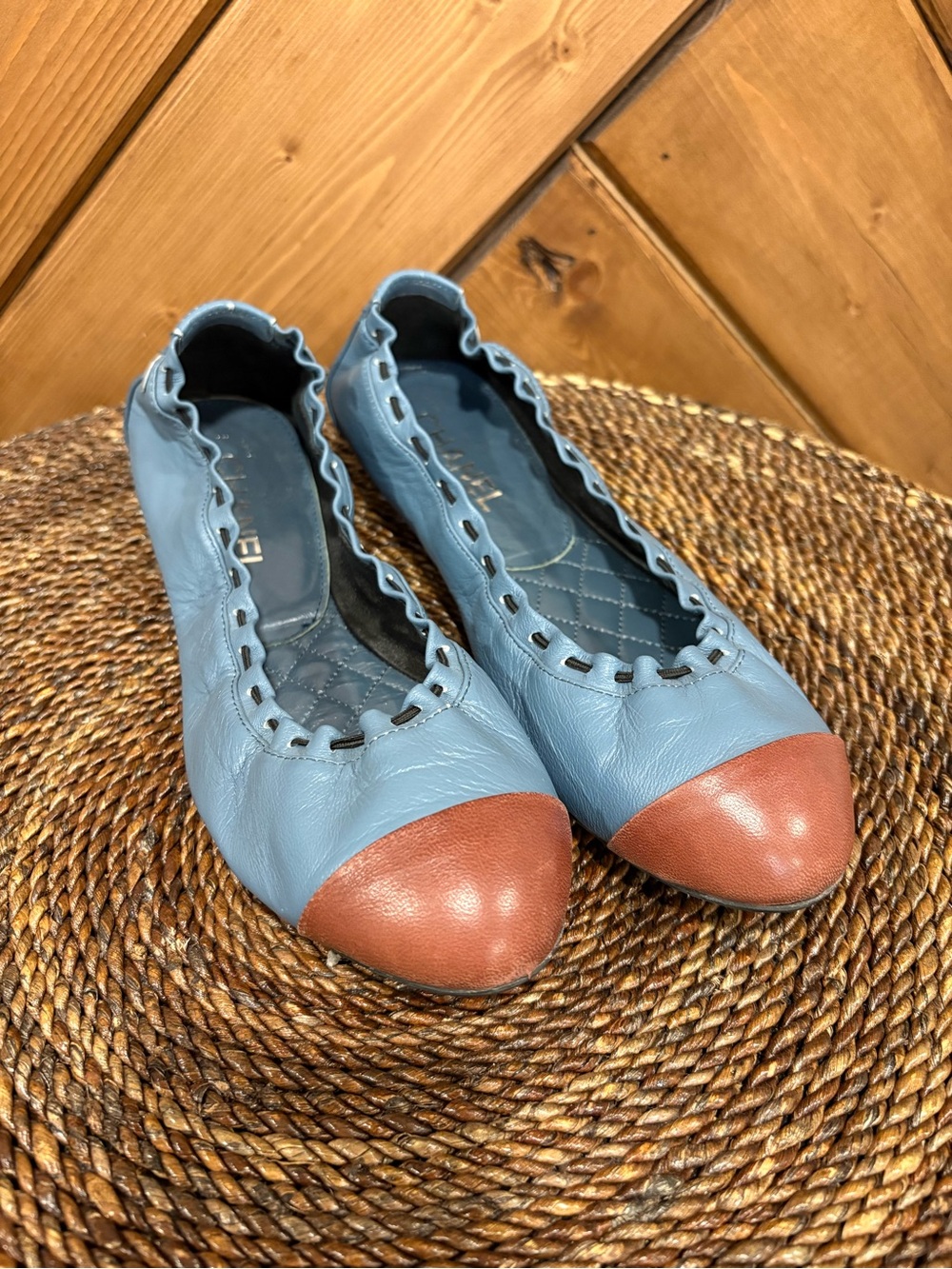 CHANEL Blue Leather Ballet Flats with Brown Cap Toe Made In Italy Size 39 1/2 C